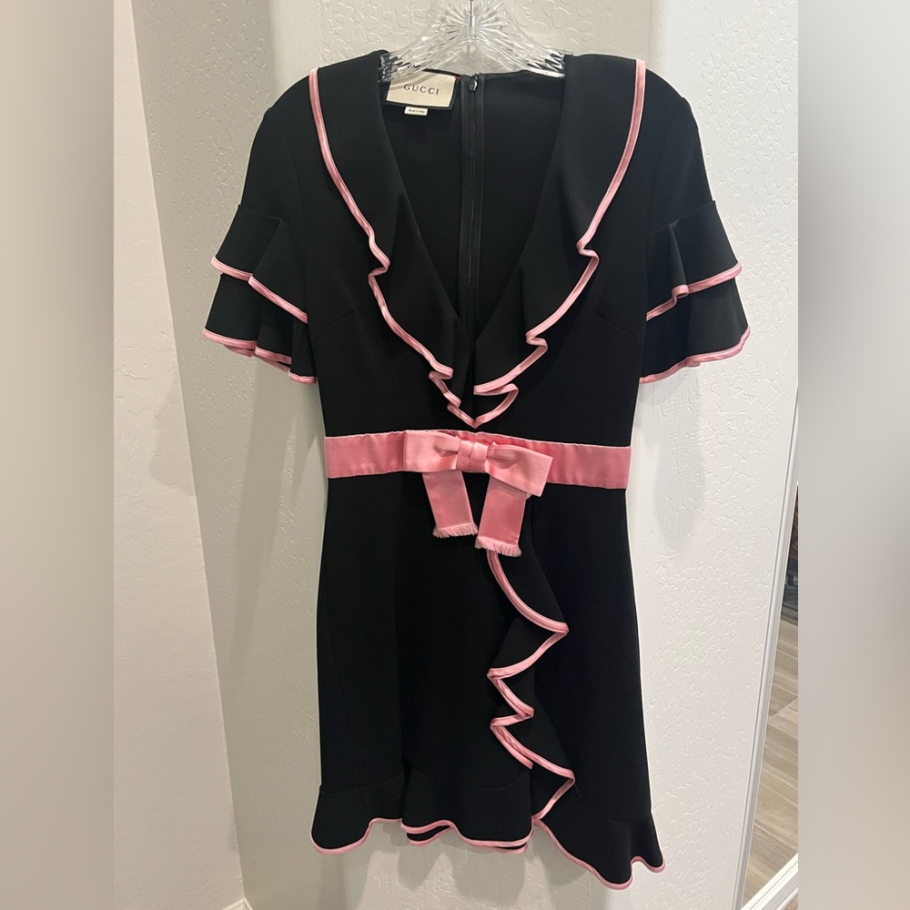 NWT Authentic Gucci dress with pink silk bow and ruffle detail